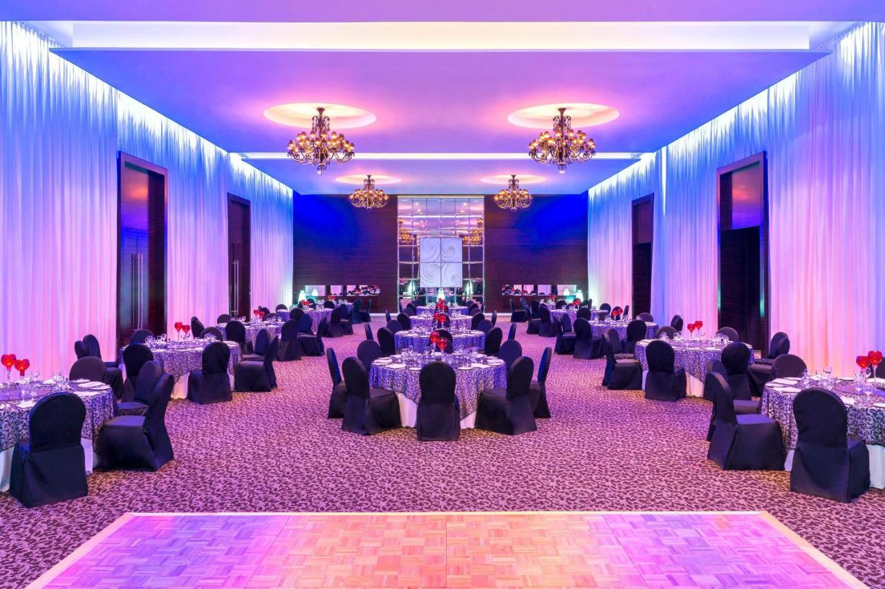 Le Meridien Dubai Hotel & Conference Centre Exterior foto